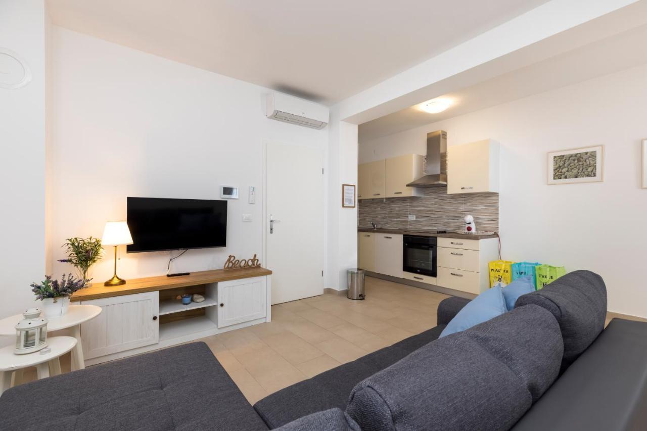 Apartments Divna Mali Lošinj Esterno foto