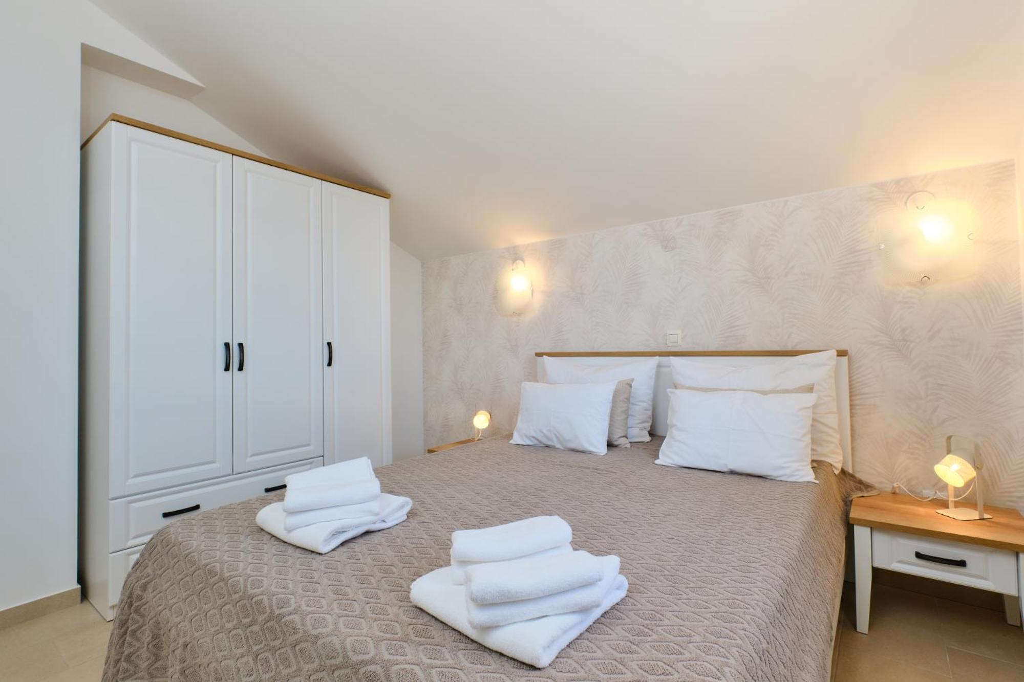 Apartments Divna Mali Lošinj Esterno foto